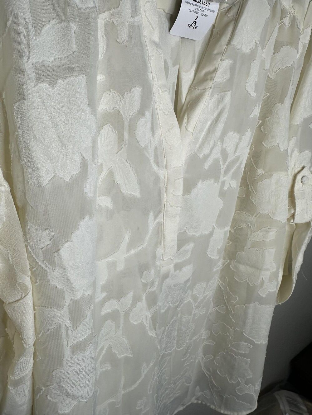 Torrid Shirt Womens 2X Ivory Harper Floral Burnout Roll Tab Sleeve V Neck Sheer - Picture 4 of 6